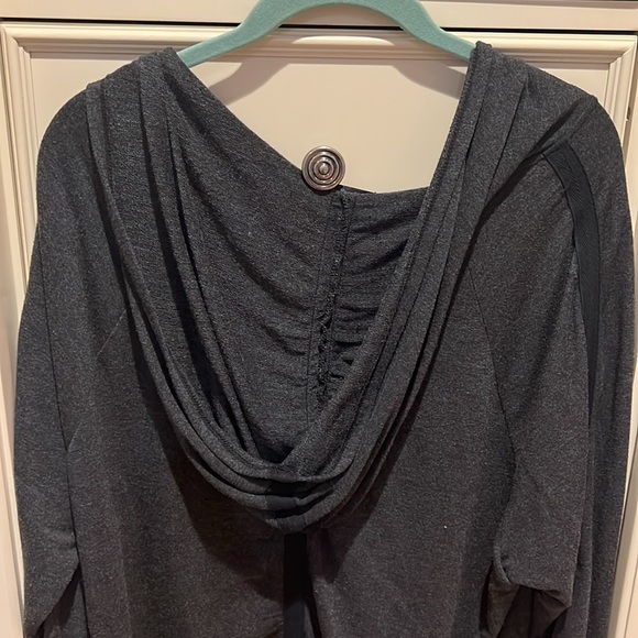 Women’s SZ M T PARTY long sleeve hooded shirt - Picture 7 of 8
